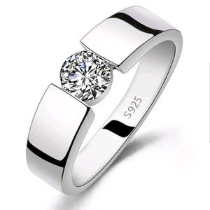 Stunning! diamond style wedding or engagement Ring